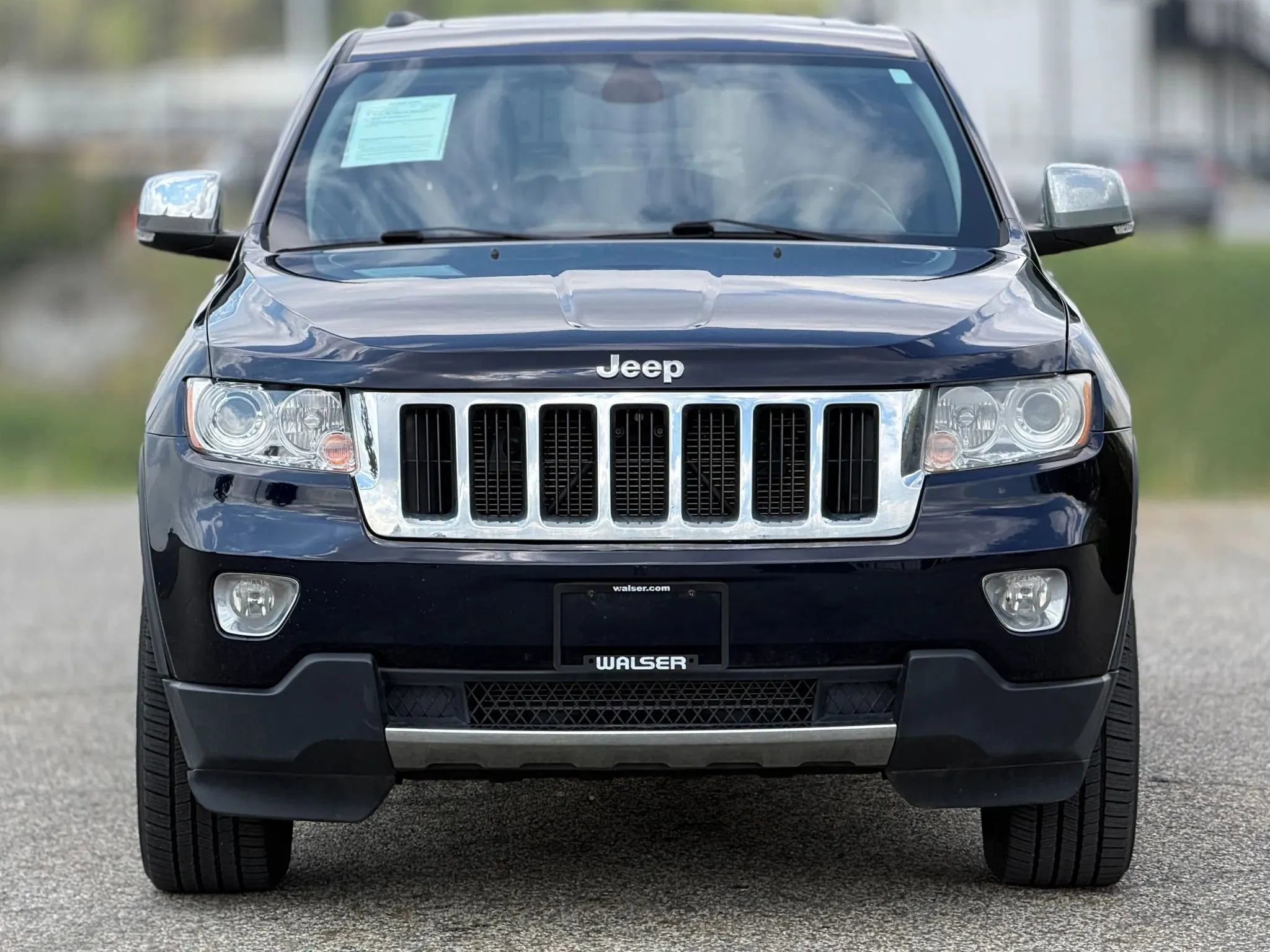 Used 2011 Jeep Grand Cherokee Limited w/ Luxury Group II image 5