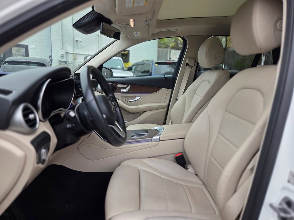 Used 2022 Mercedes-Benz GLC 300 4MATIC w/ Premium Package Lite image 18
