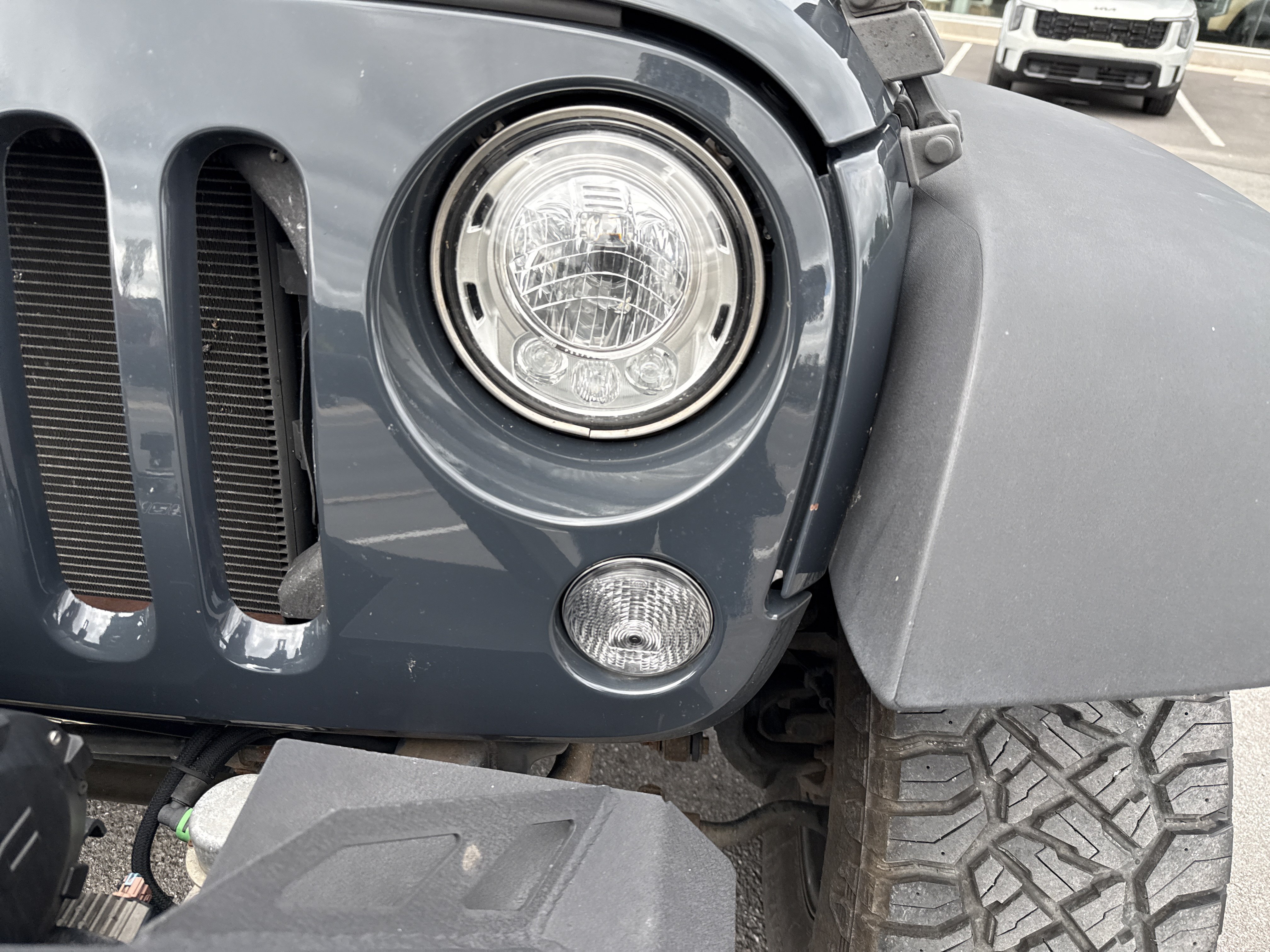 Used 2017 Jeep Wrangler Unlimited Sport w/ Connectivity Group AWD/4WD image 10
