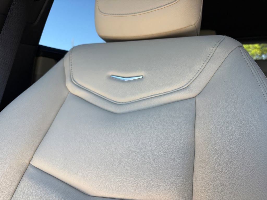 Used 2019 Cadillac XT5 FWD image 16