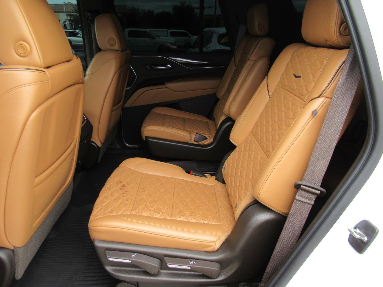 Used 2021 Cadillac Escalade Sport w/ LPO, ONYX Package AWD/4WD image 40