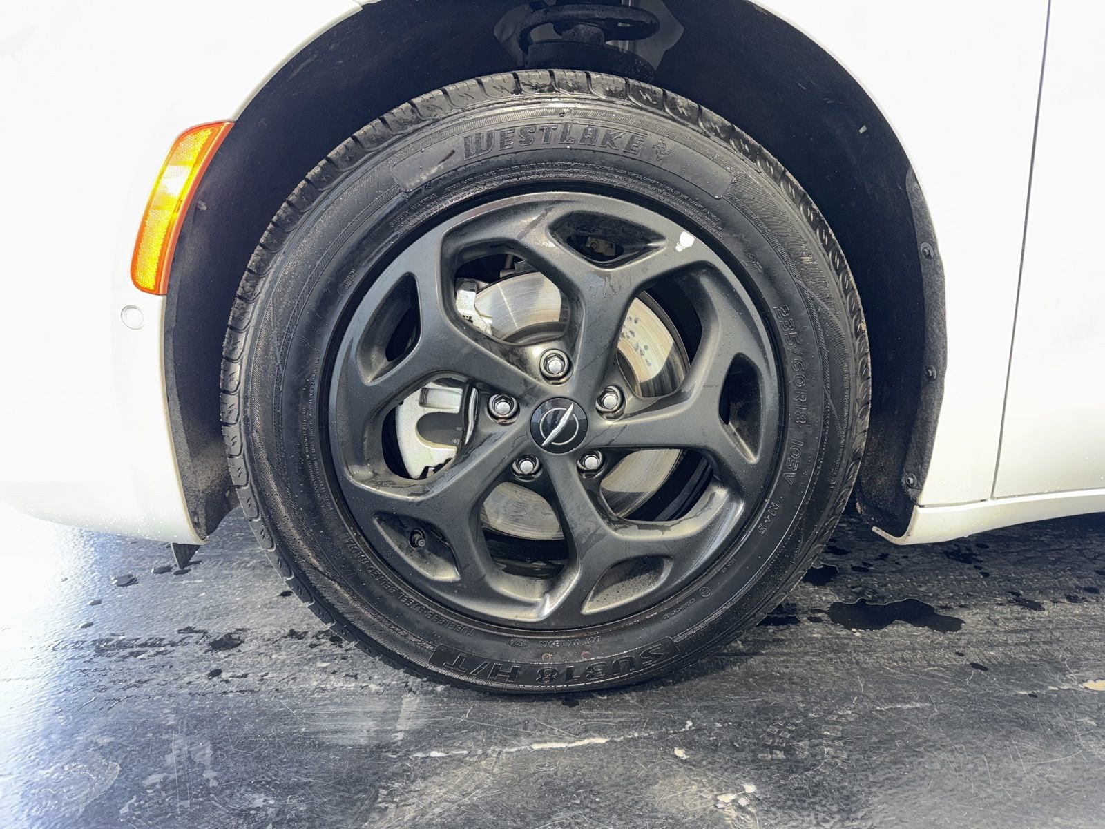 Used 2024 Chrysler Pacifica Select image 6