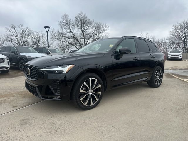 Certified 2023 Volvo XC60 B5 Plus w/ Climate Package image 4