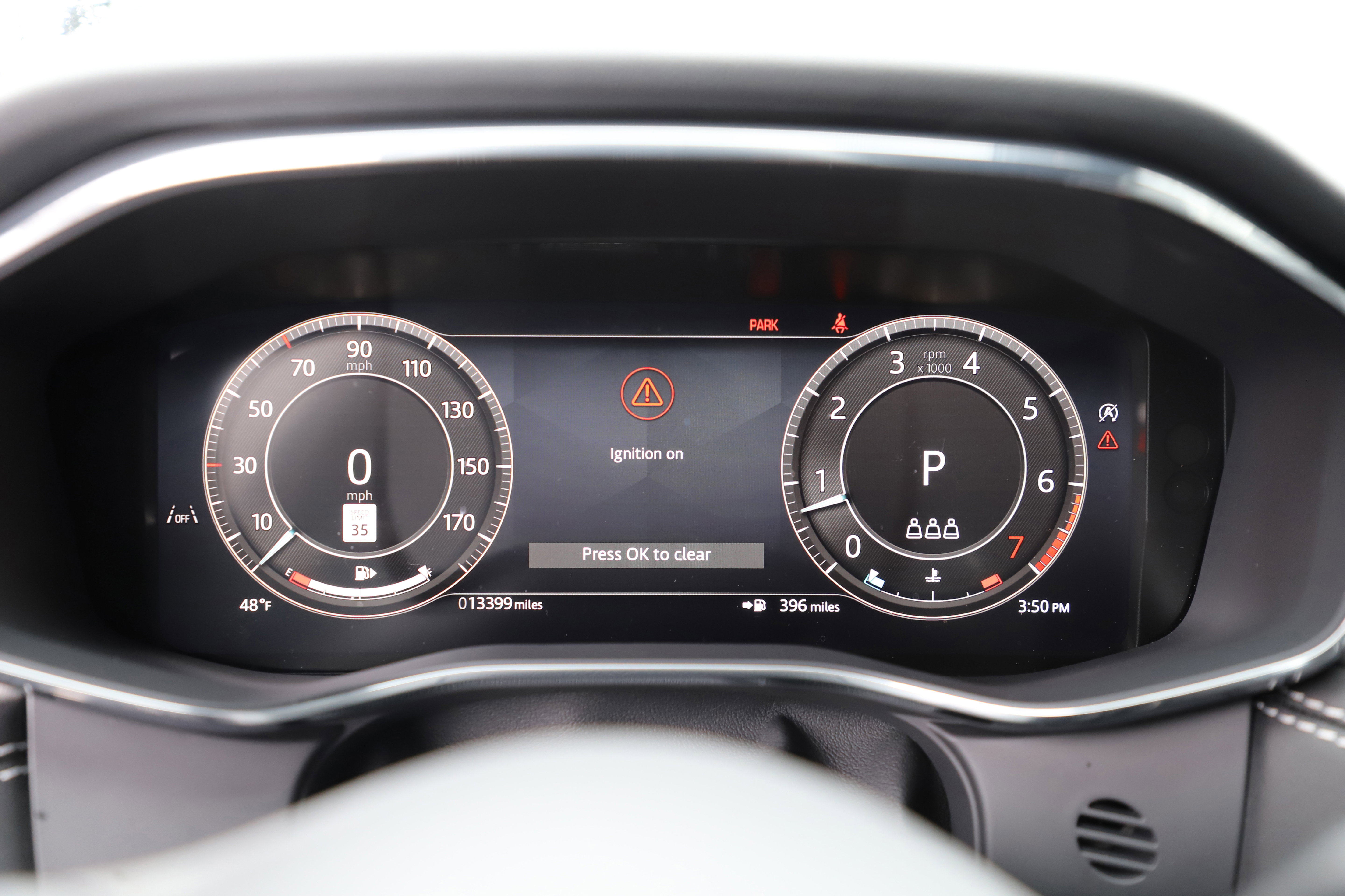 Certified 2025 Jaguar F-PACE R-Dynamic S image 22