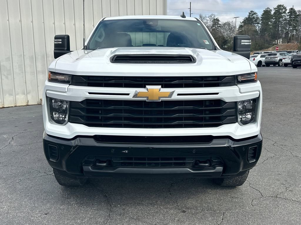 Used 2025 Chevrolet Silverado 2500 Custom w/ Custom Value Package image 3