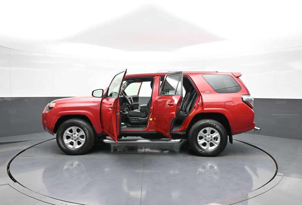 Used 2016 Toyota 4Runner SR5 AWD/4WD image 41