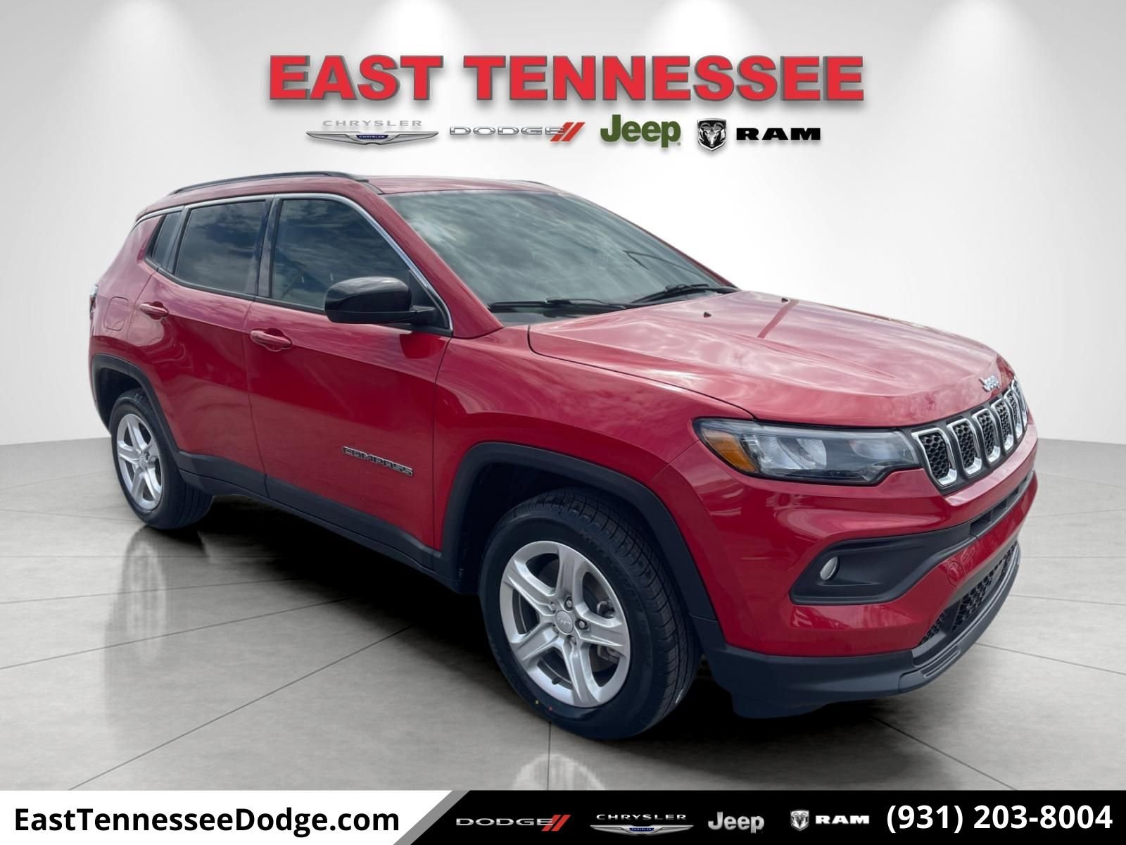 Used 2023 Jeep Compass Latitude image 1