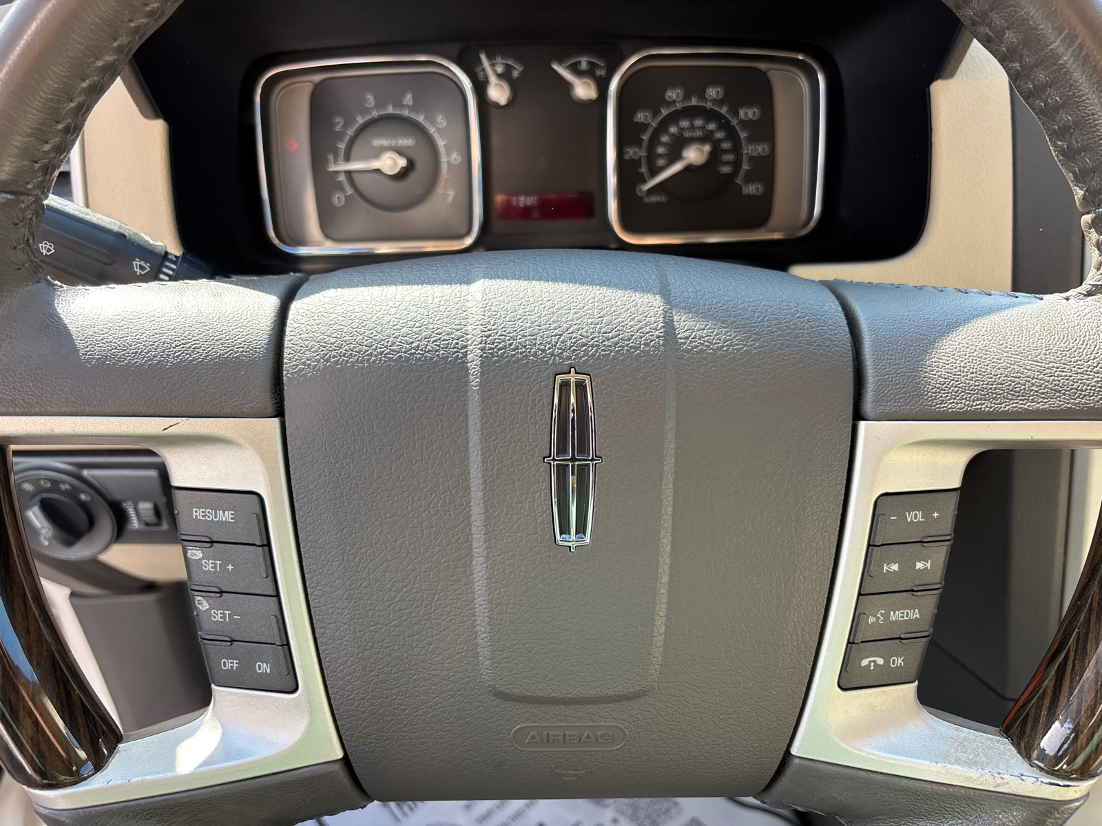 Used 2008 Lincoln MKX 2WD image 16