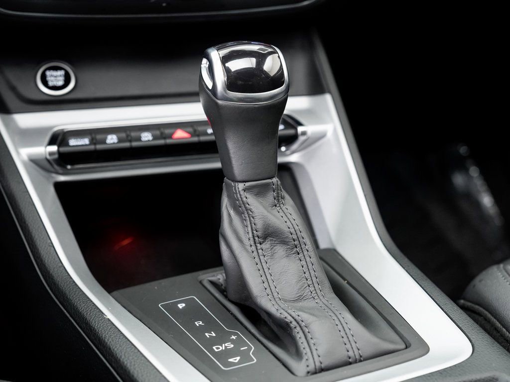 Certified 2022 Audi Q3 2.0T Premium Plus w/ Premium Plus Package AWD/4WD image 18