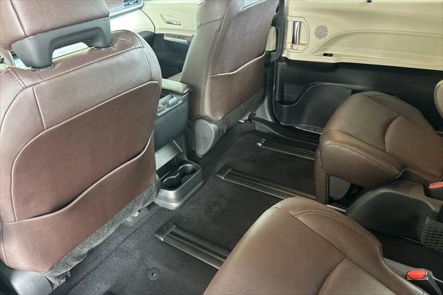Certified 2024 Toyota Sienna Platinum image 15