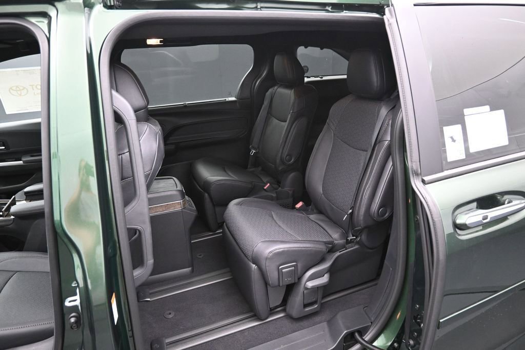 New 2026 Toyota Sienna Platinum AWD/4WD image 11