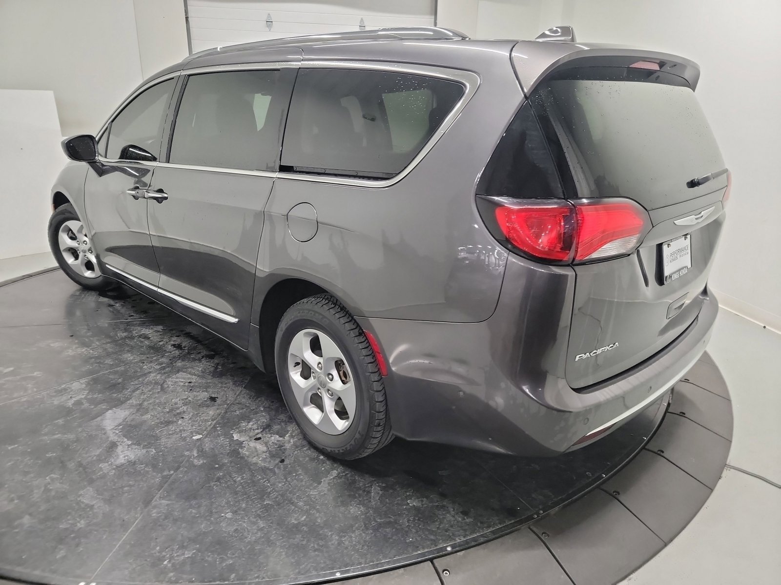 Used 2017 Chrysler Pacifica Touring-L Plus w/ Advanced Safetytec Group image 6