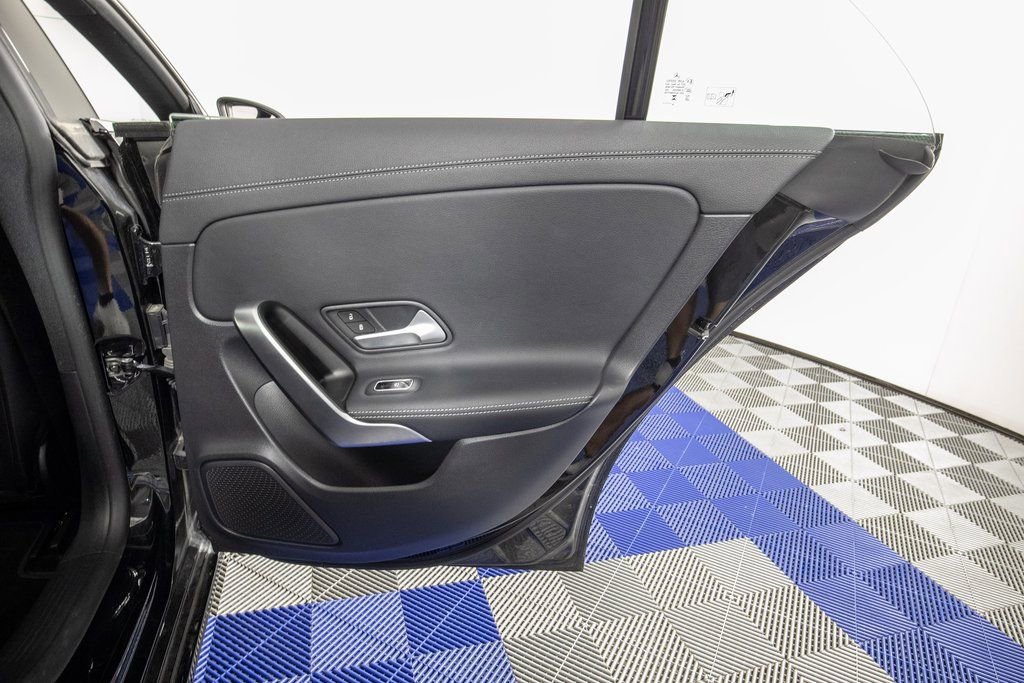 Used 2025 Mercedes-Benz CLA 250 image 15