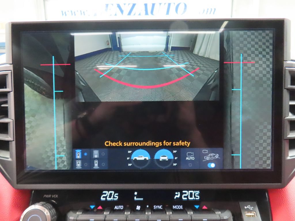 Used 2025 Toyota Tundra Limited AWD/4WD image 24