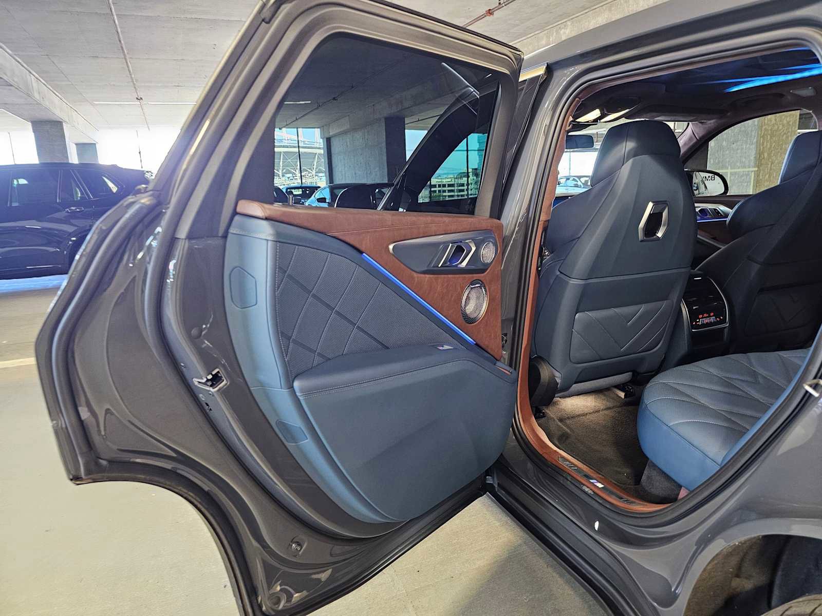 Used 2023 BMW XM AWD/4WD image 34