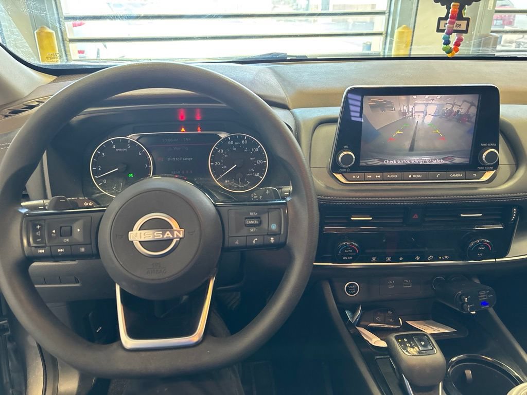 Used 2022 Nissan Rogue SV AWD/4WD image 5