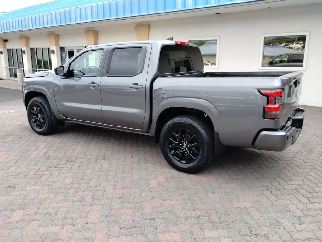 Used 2023 Nissan Frontier SV w/ Midnight Edition Package image 3