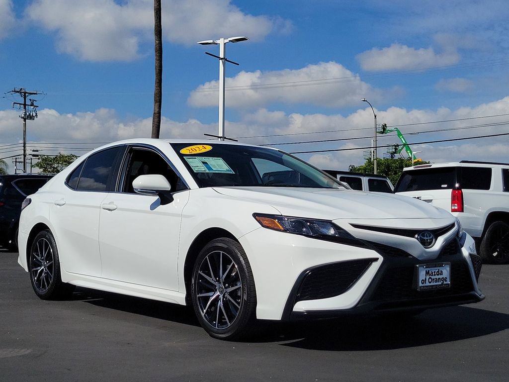 Used 2024 Toyota Camry SE w/ Convenience Package FWD image 31