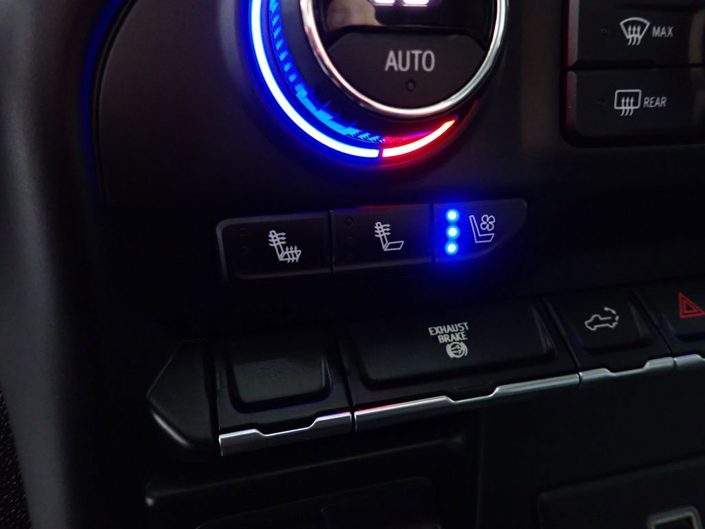 Used 2021 Chevrolet Silverado 3500 LTZ image 4