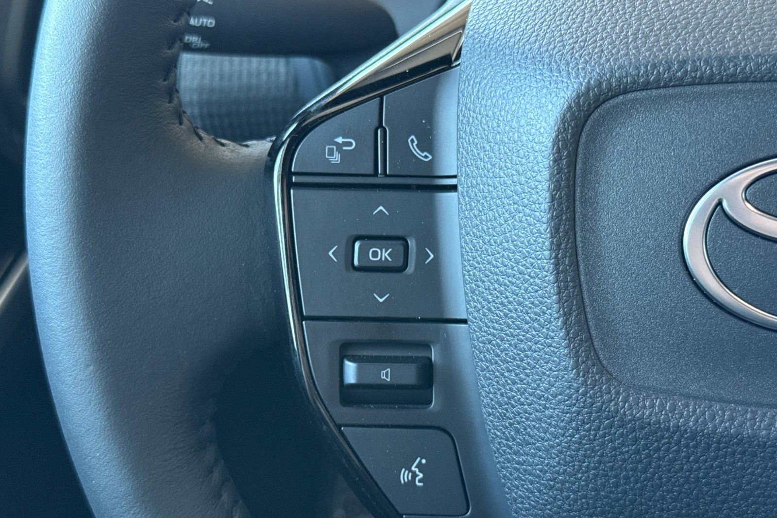 Certified 2025 Toyota bZ4X AWD w/ Weather Package image 28