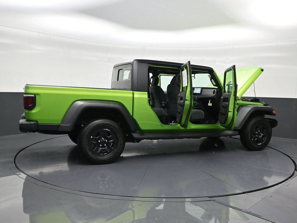 Used 2025 Jeep Gladiator Sport image 31