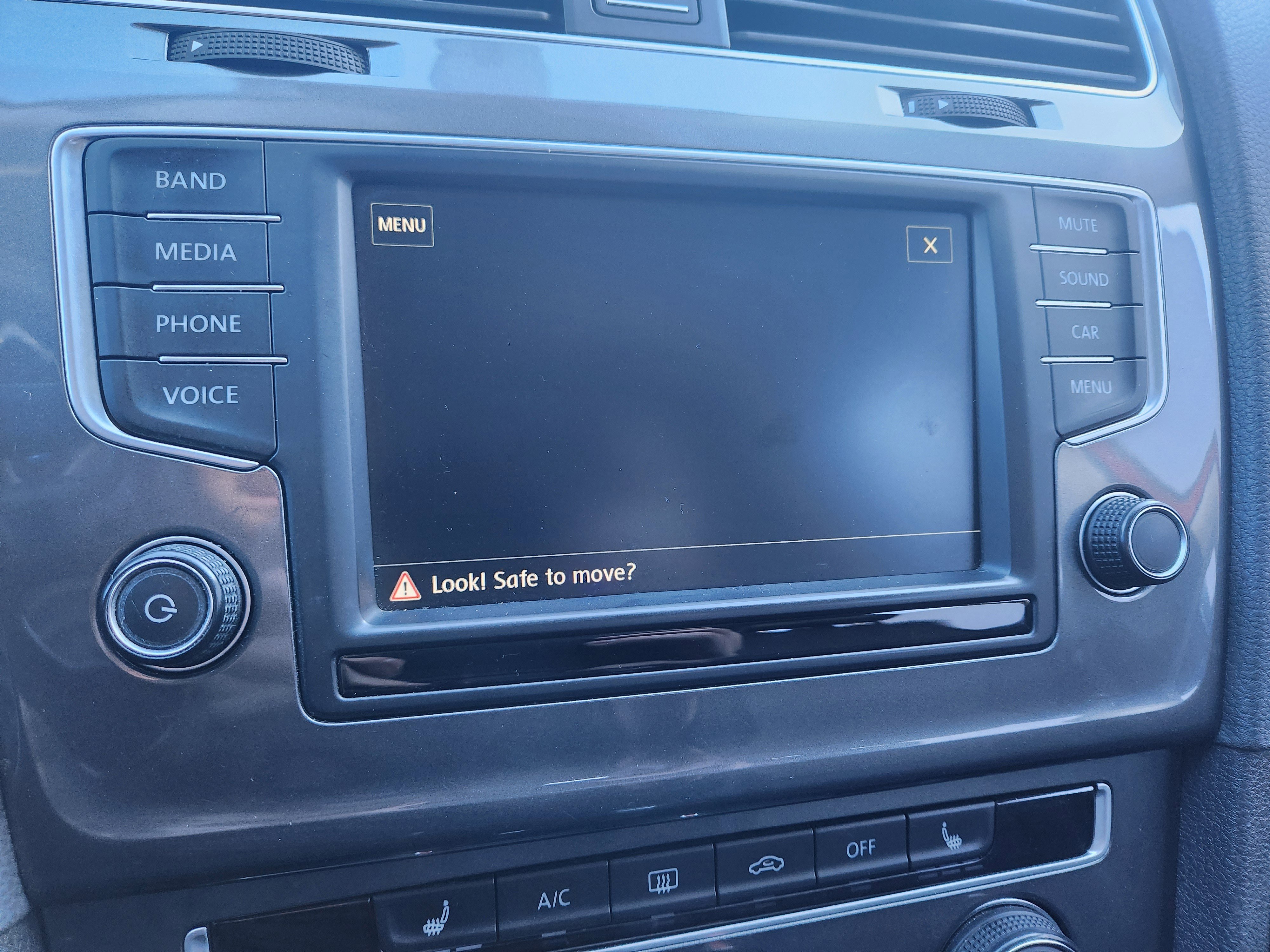 Used 2017 Volkswagen Golf Alltrack S image 32