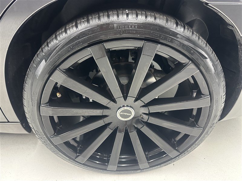 Used 2019 Chrysler 300 Touring w/ Sport Appearance Package RWD image 16