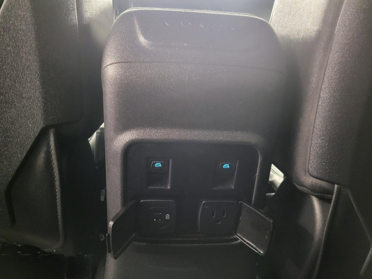 Used 2022 Ford Bronco Black Diamond w/ Sasquatch Package image 23