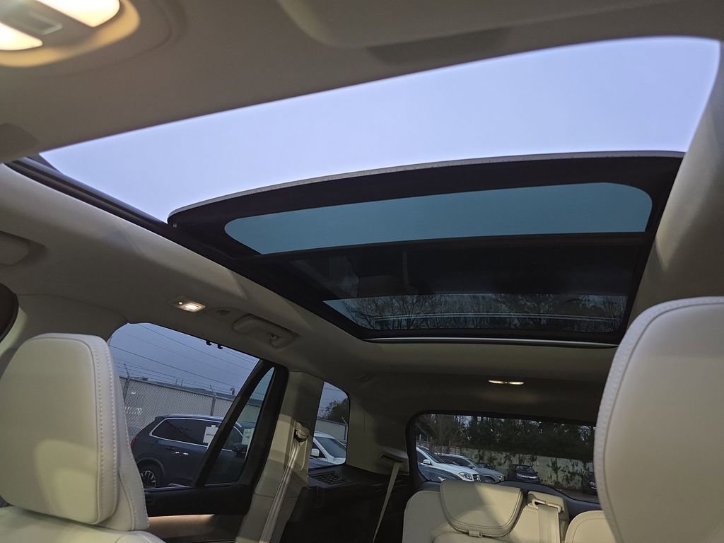 New 2026 Volvo XC90 B6 Ultra w/ Protection Package image 42