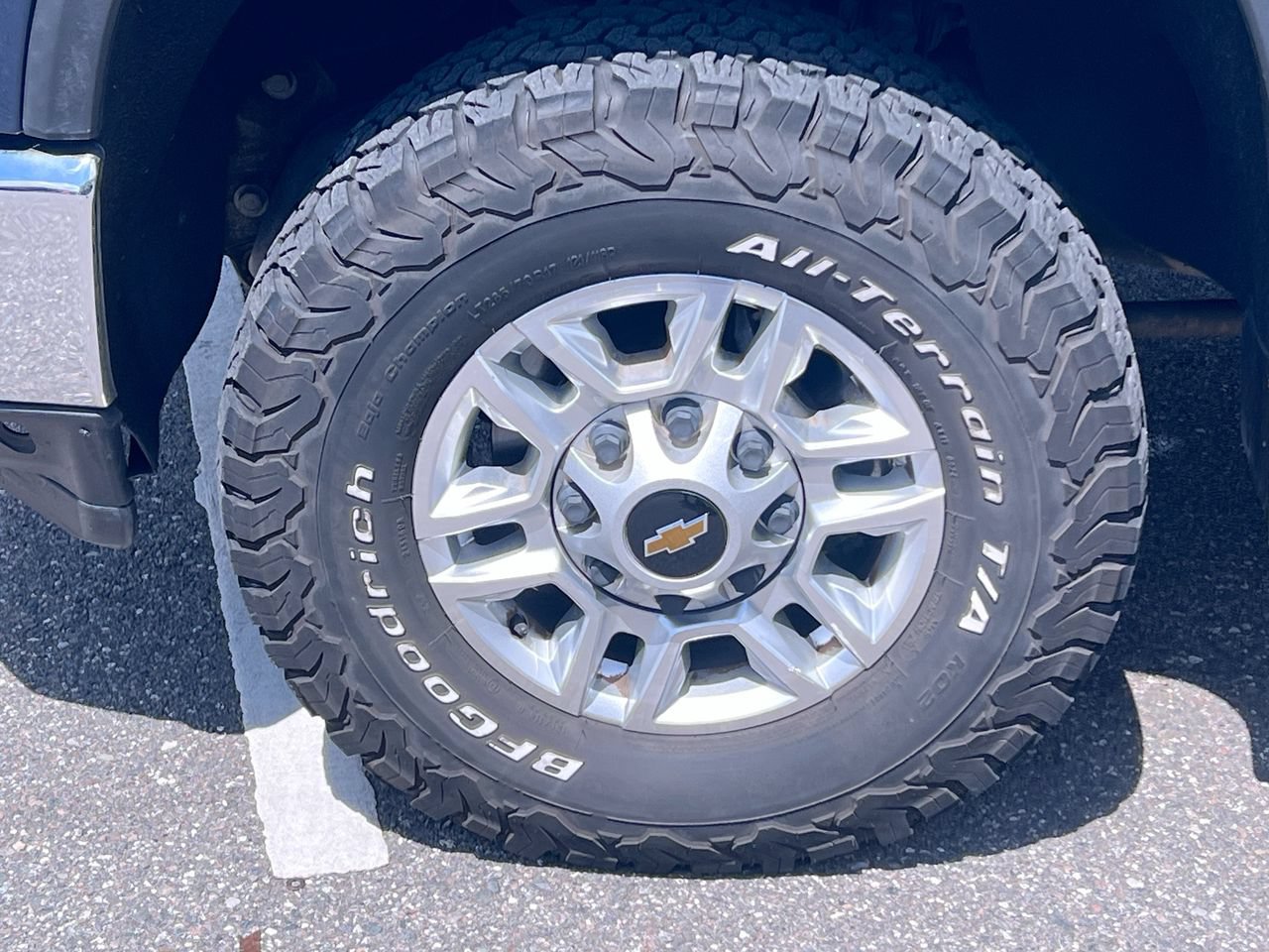 Used 2023 Chevrolet Silverado 2500 LT AWD/4WD image 6
