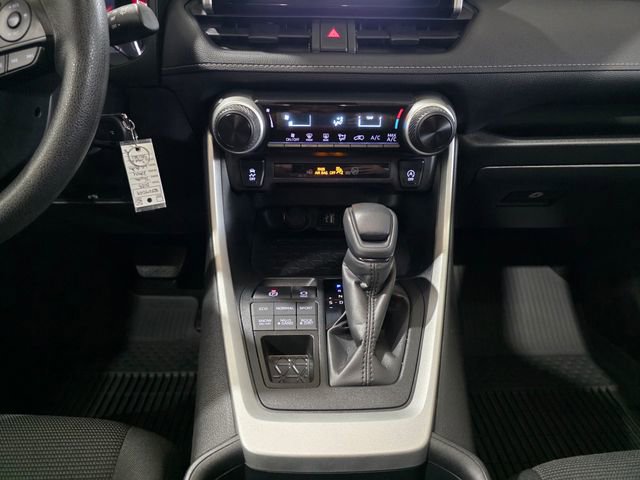 Used 2025 Toyota RAV4 LE AWD/4WD image 20