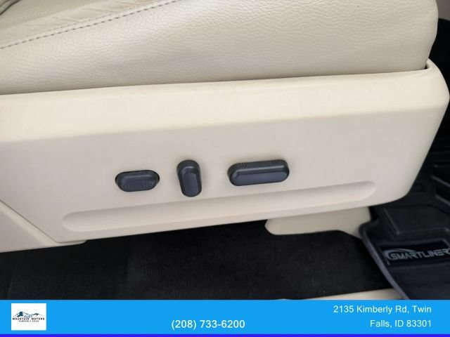 Used 2017 Ford Expedition Limited w/ Equipment Group 301A AWD/4WD image 35