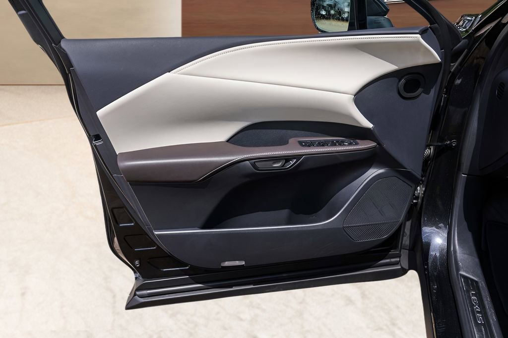 Used 2024 Lexus RX 350 FWD w/ Technology Package image 23