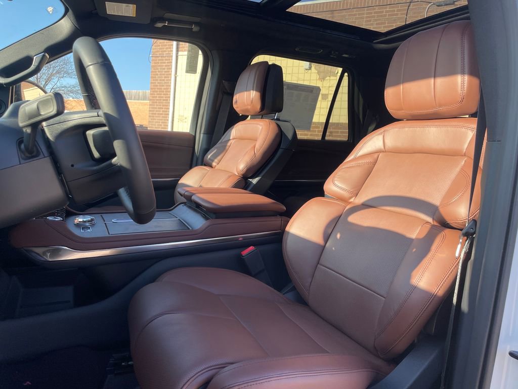 New 2025 Lincoln Navigator Reserve image 13