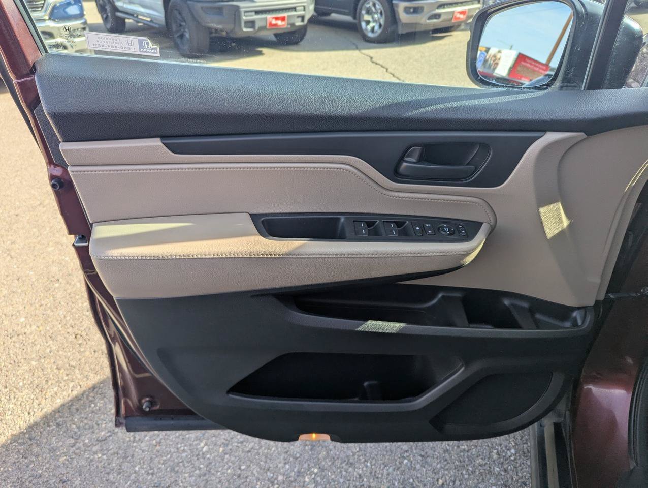 Used 2018 Honda Odyssey EX image 9