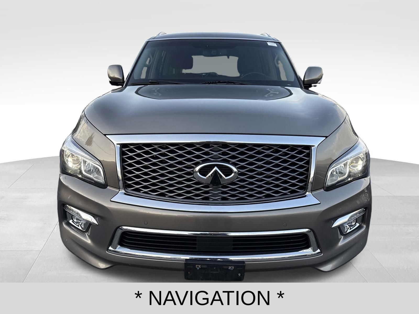 Used 2016 INFINITI QX80 4WD w/ Driver's Assistance Package image 8