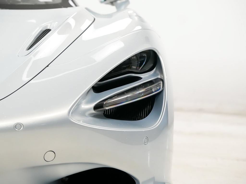 Used 2026 McLaren 750S Spider RWD image 7