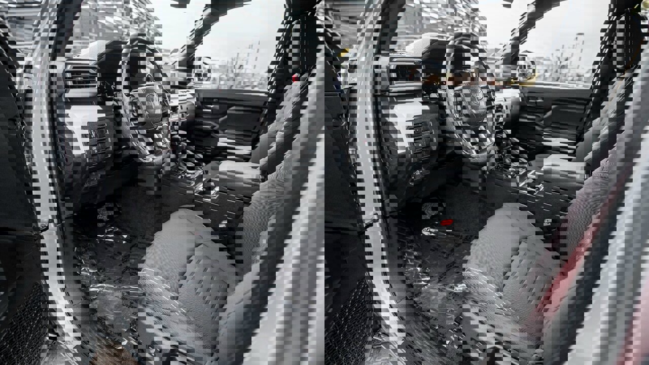 Used 2024 Toyota Tacoma TRD Off-Road image 17