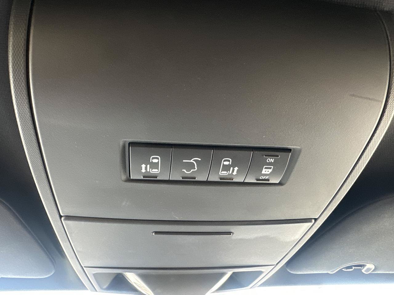 Used 2019 Dodge Grand Caravan SXT FWD image 15