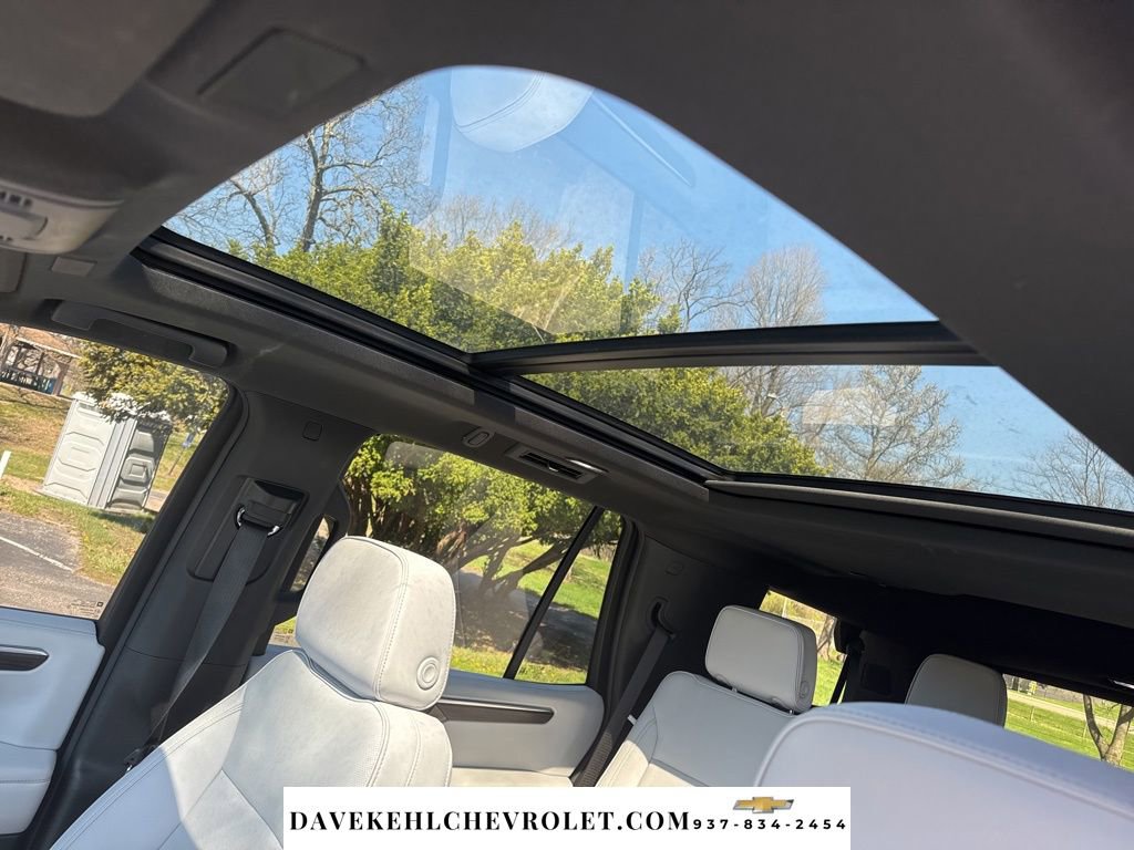 Used 2025 Chevrolet Tahoe Premier AWD/4WD image 21
