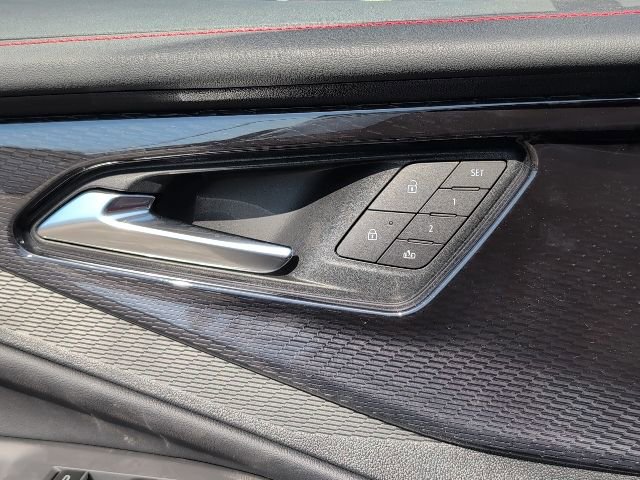 New 2025 Chevrolet Blazer EV RS image 22