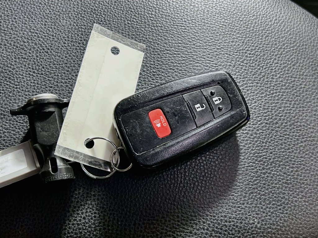 Used 2025 Toyota RAV4 XLE FWD image 33