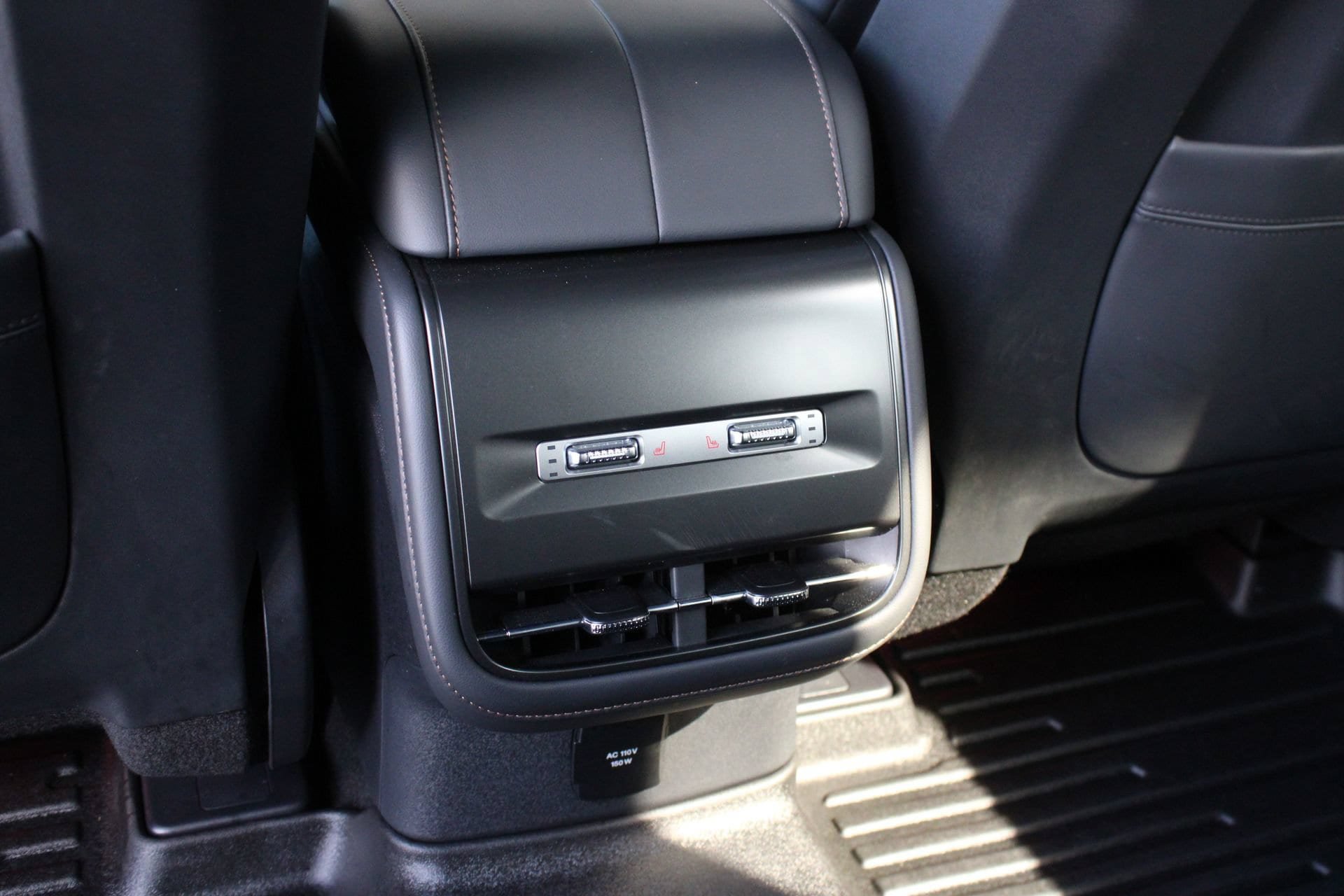 Used 2024 Lincoln Nautilus Premier w/ Equipment Group 102A AWD/4WD image 20