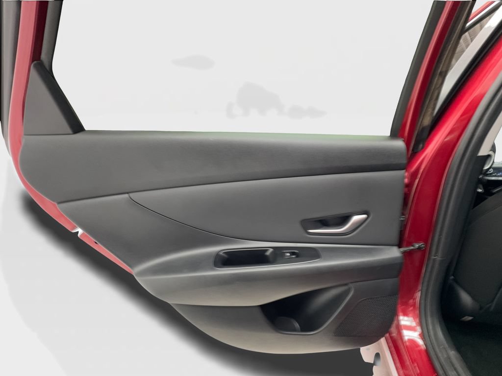 Used 2025 Hyundai Elantra SEL FWD image 26