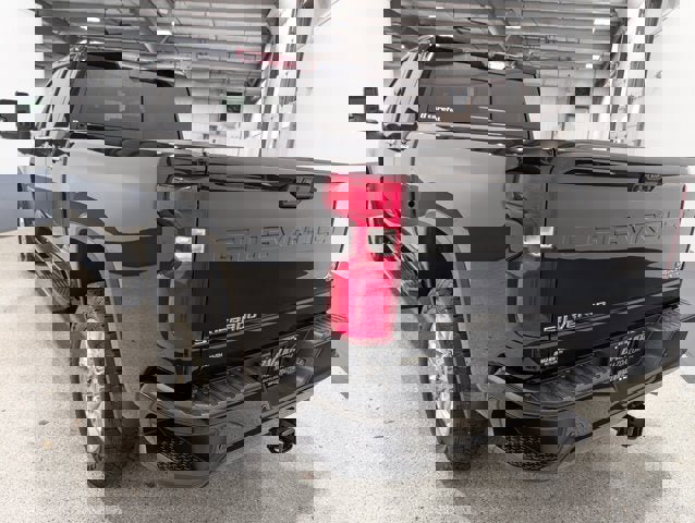 Used 2023 Chevrolet Silverado 3500 High Country w/ Z71 Off-Road Package image 5