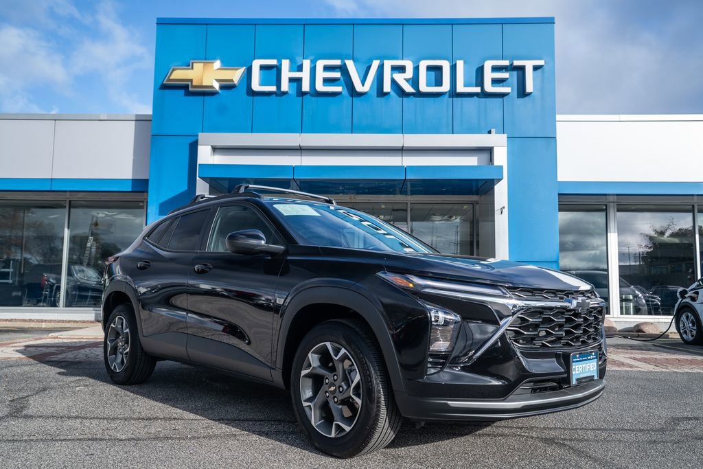 Certified 2024 Chevrolet Trax LT w/ Driver Confidence Package