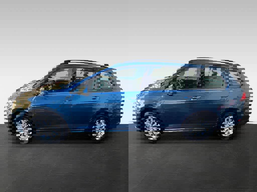 Used 2019 Volkswagen Golf S w/ Driver Assistance Package image 3