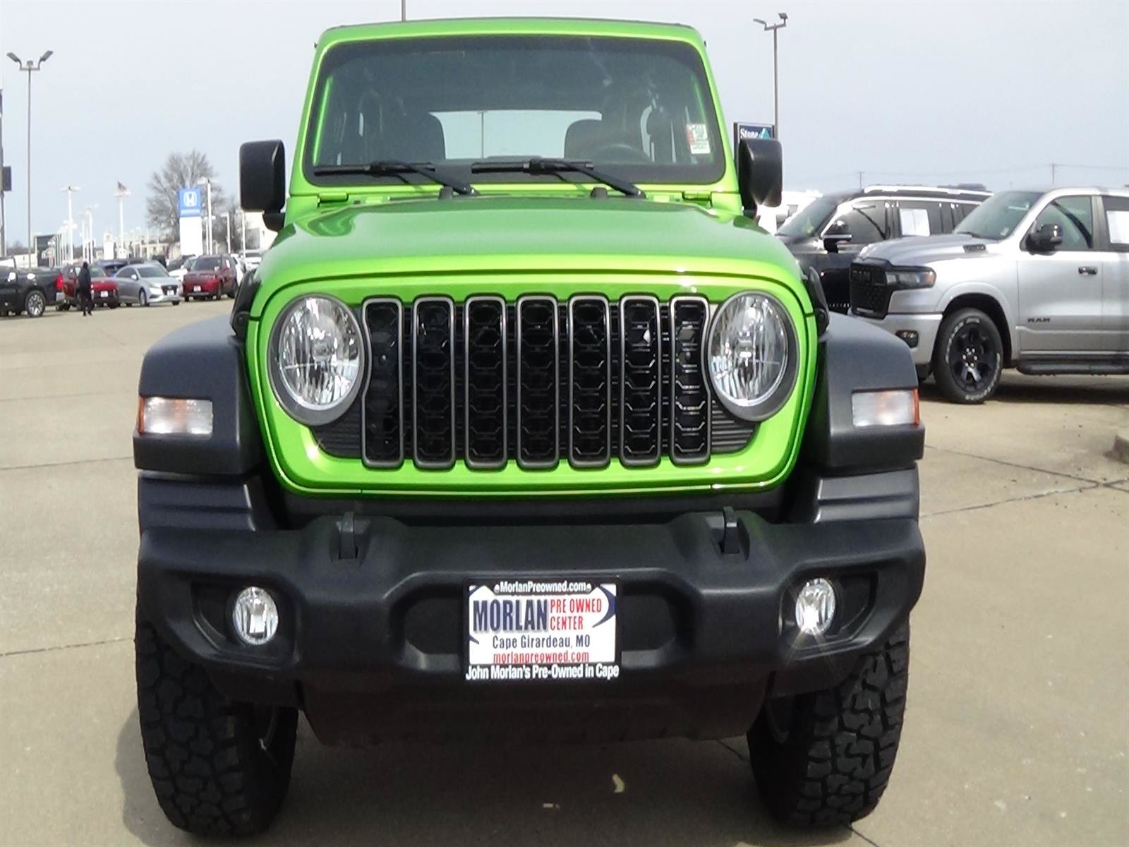 Certified 2025 Jeep Wrangler Sport AWD/4WD image 3