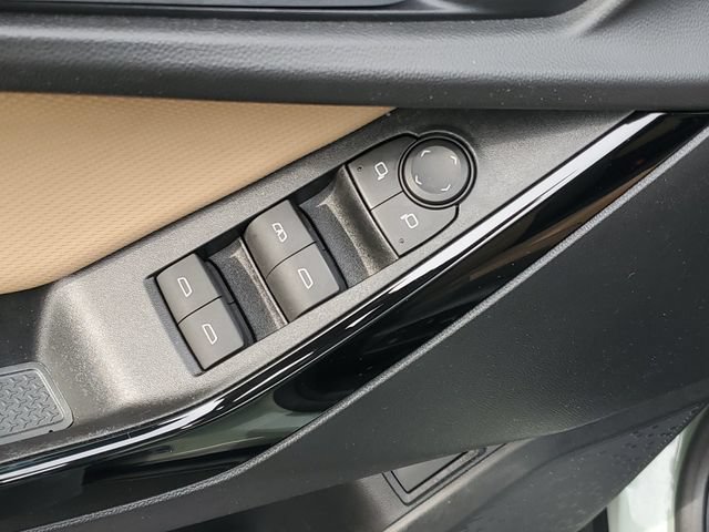 Used 2025 Chevrolet Equinox ACTIV w/ Safety and Technology Package FWD image 16