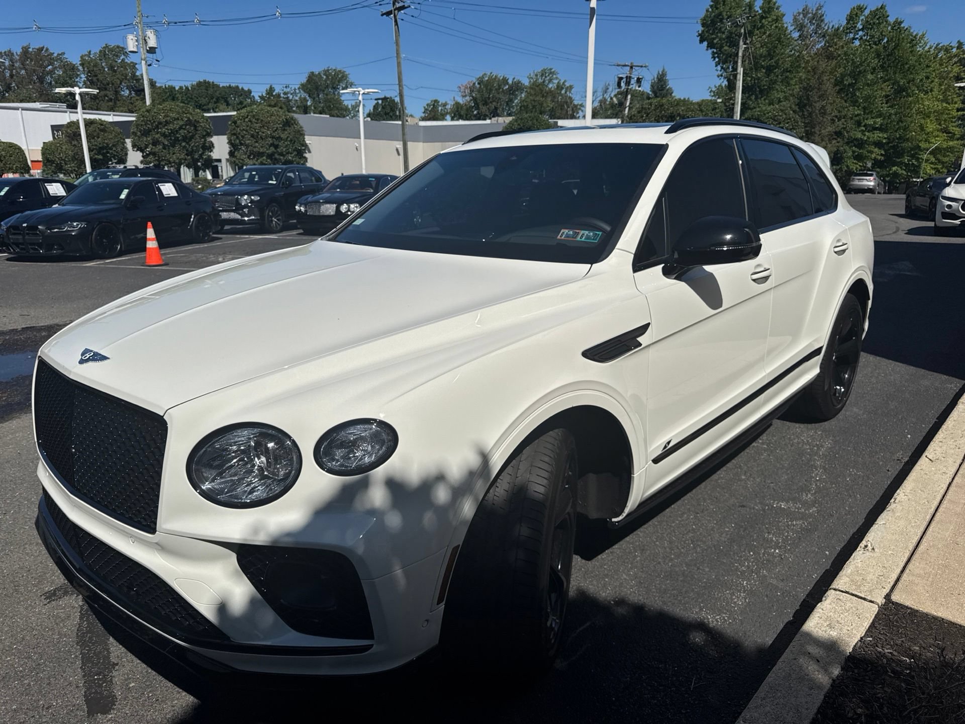 Certified 2023 Bentley Bentayga AWD/4WD image 4